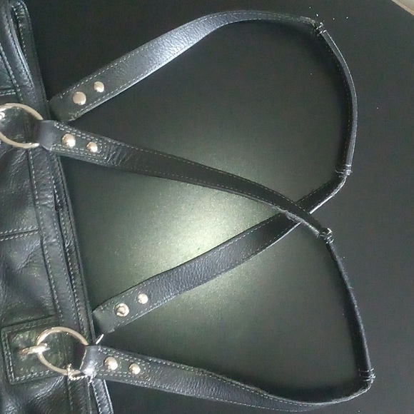 Coach - Picture 6 of 7